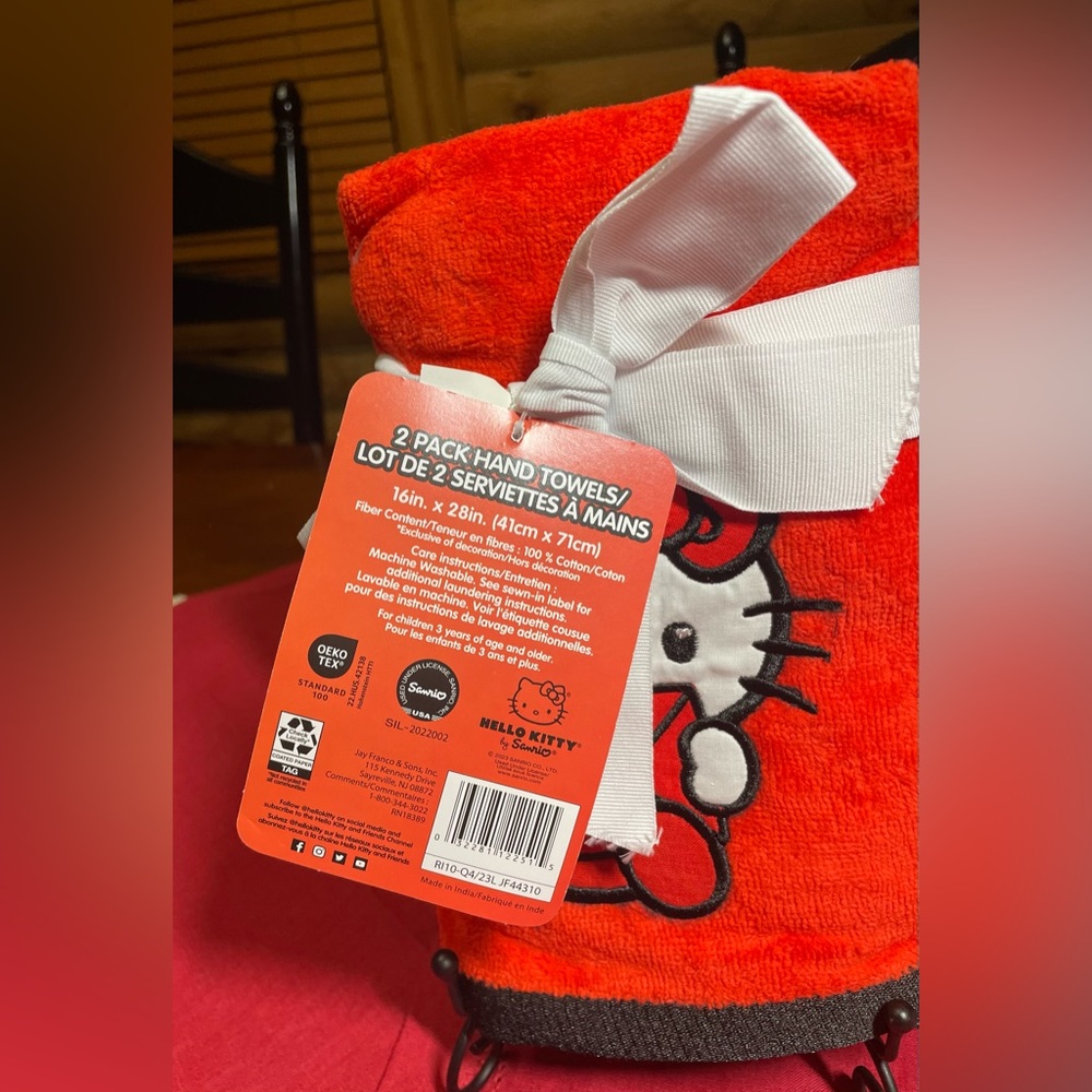 Hello Kitty Hand Towel Set - Picture 2 of 3
